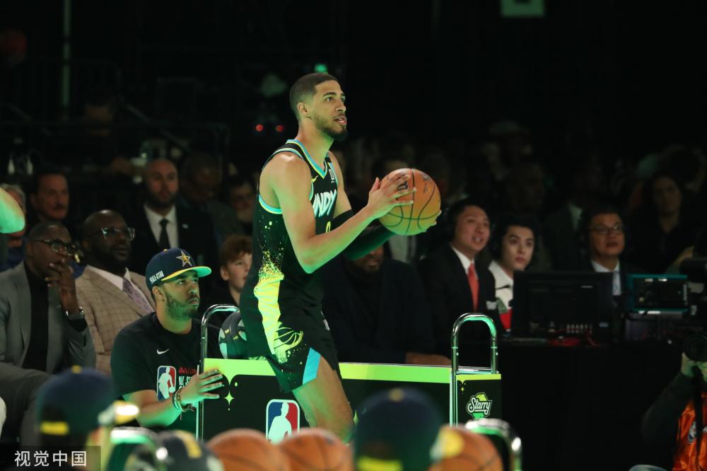 注重中前场 注重中前场