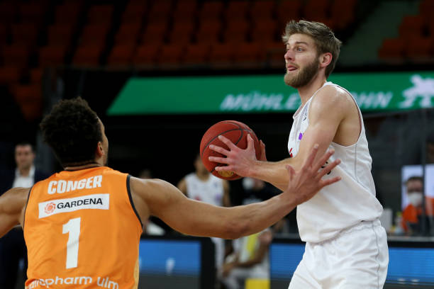 比赛中临危 比赛中临危