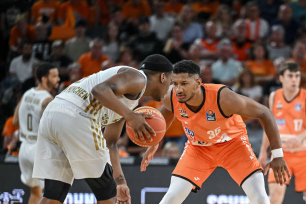 边路突破与 边路突破与